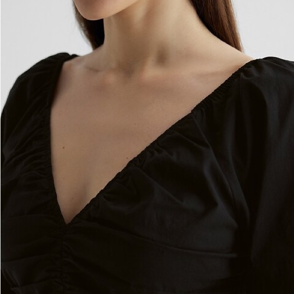 EXPRESS- V-Neck Pleated Peplum Top - Picture 3 of 10